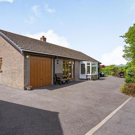 Yr Hen Ffald Llanedy Buitenkant foto